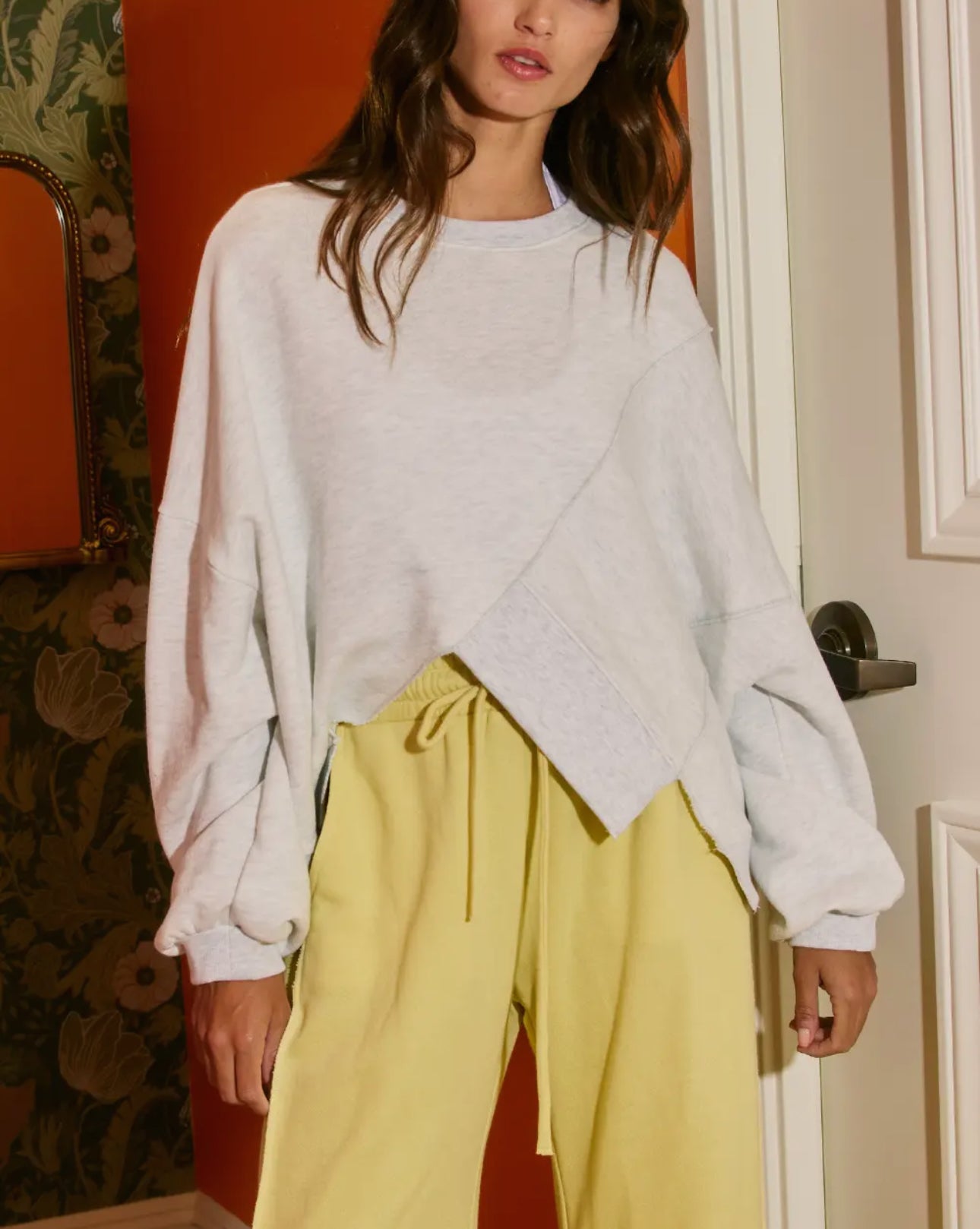 Thorny flower sweatshirt