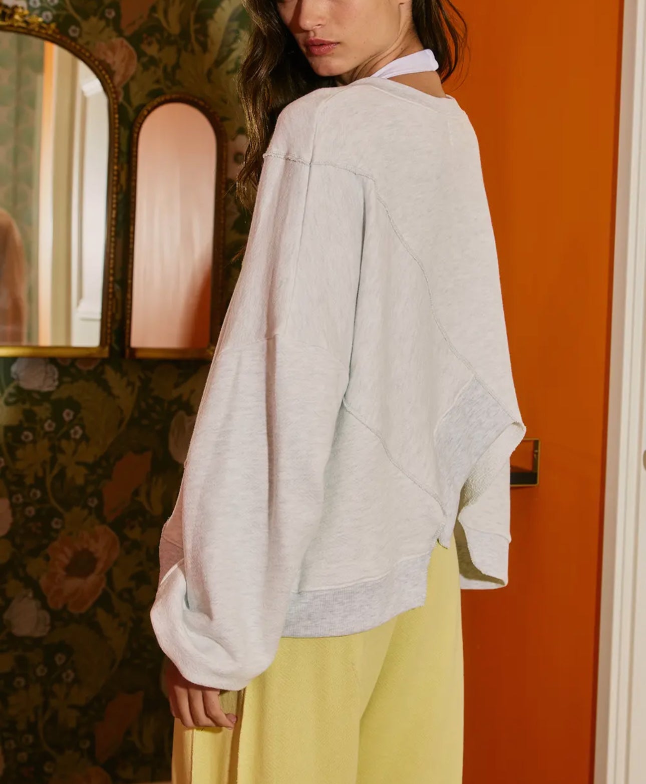 Thorny flower sweatshirt